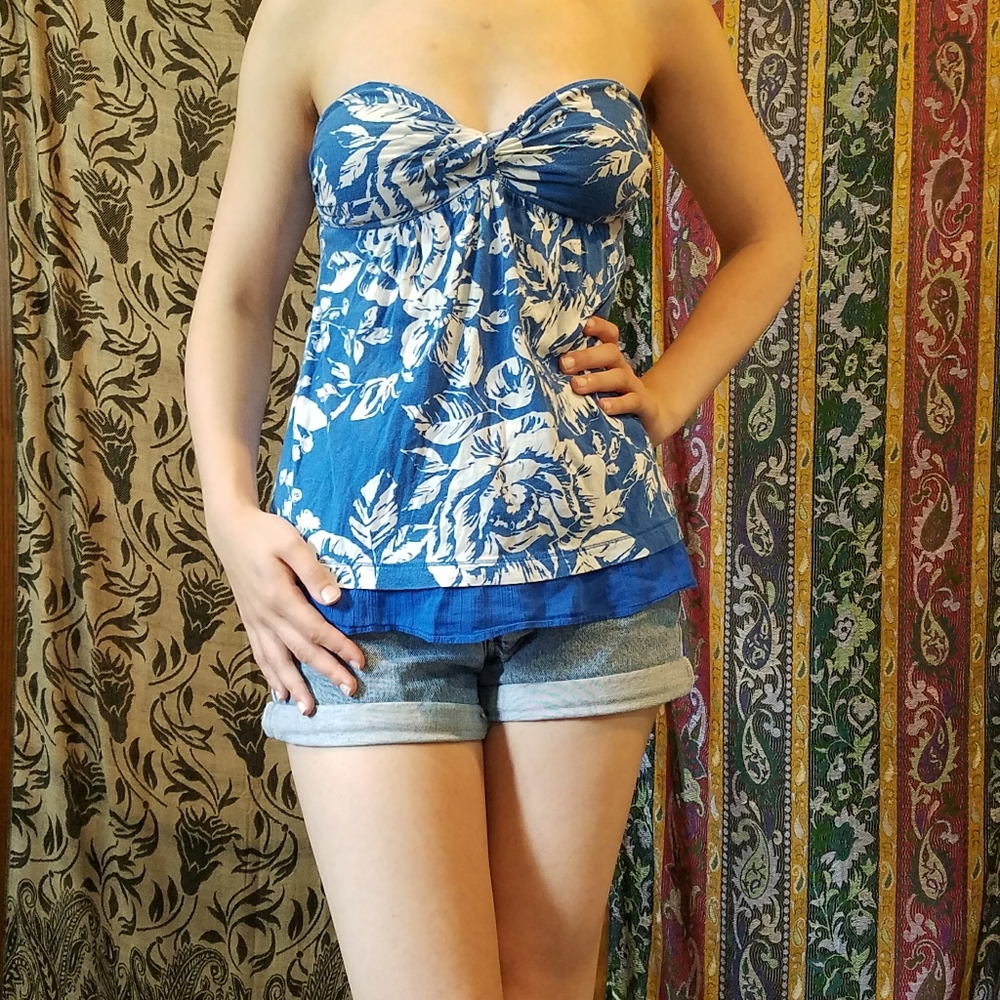 Strapless Amercrombie top